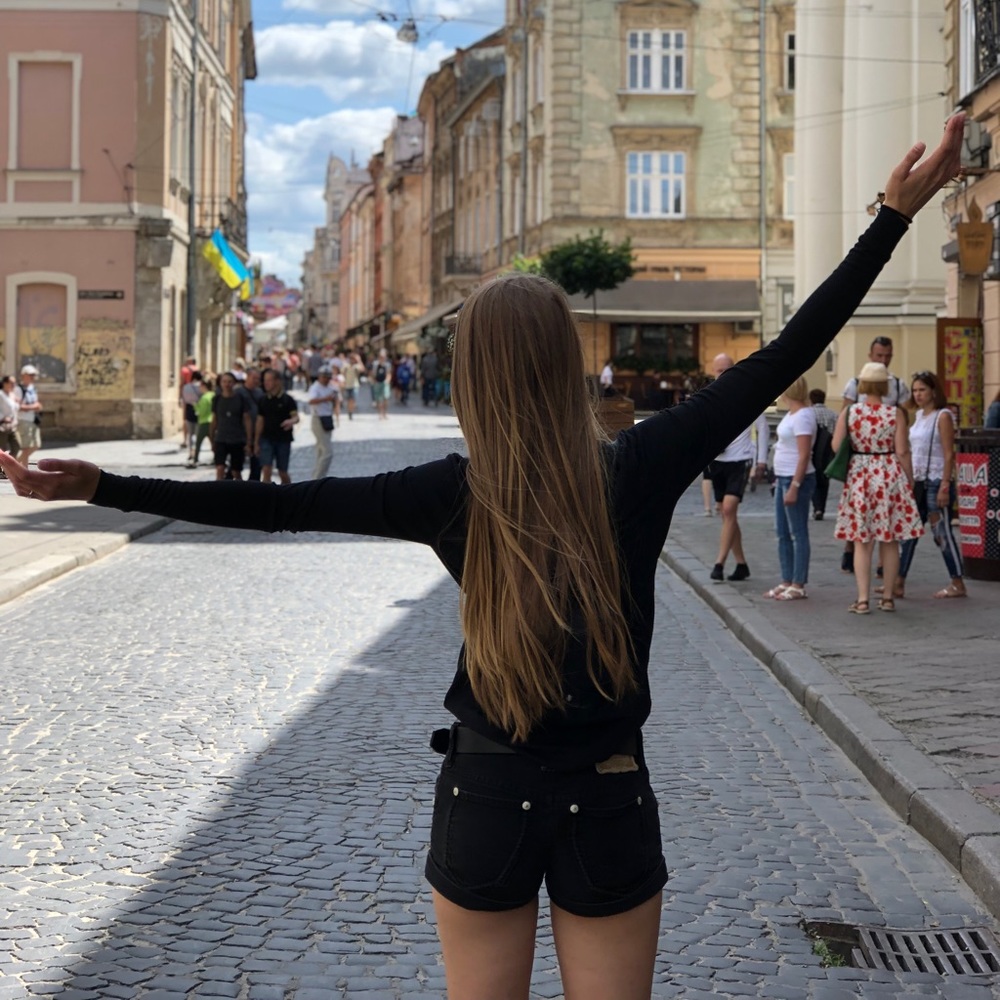 Meet your Posher, Kati